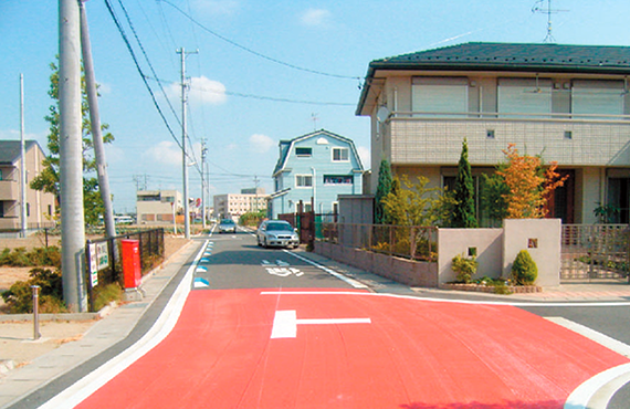 東亜ライン株式会社 愛知県の道路区画線 交通安全施設の設置工事